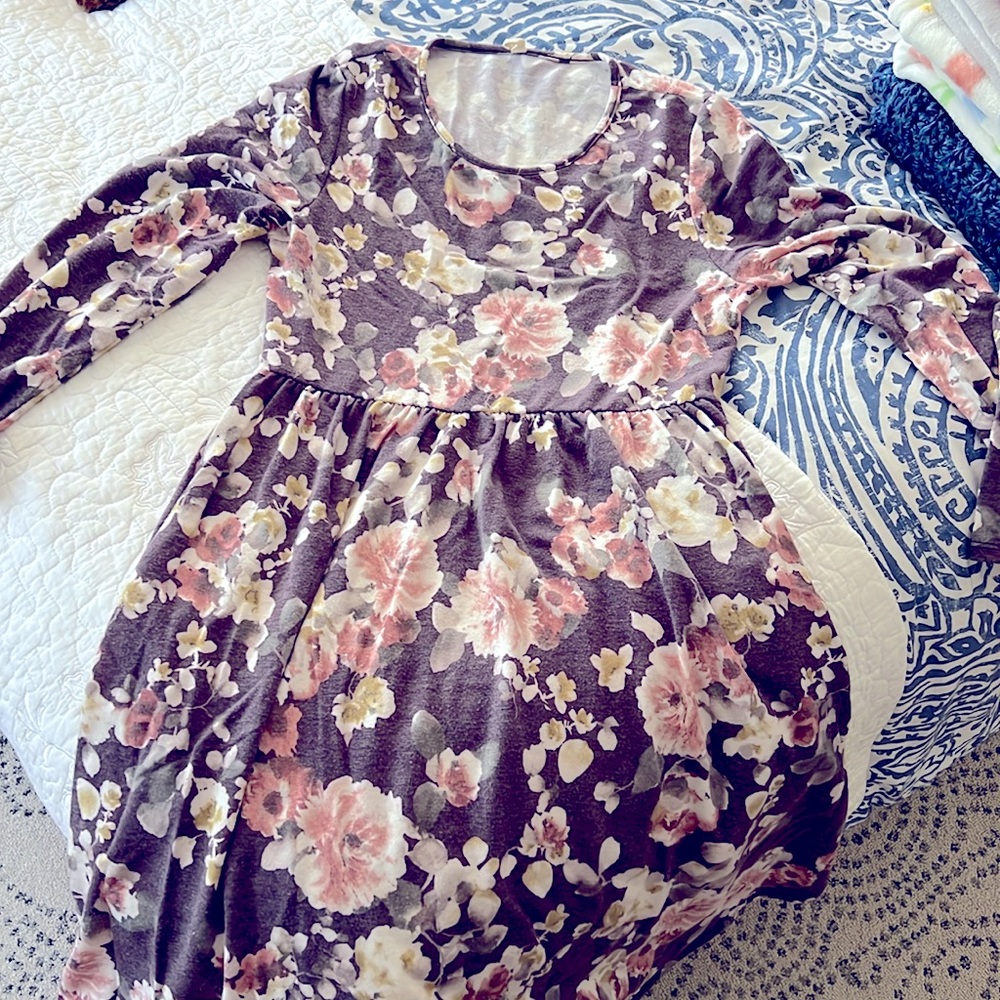 Pink Blush maternity size large floral dress!